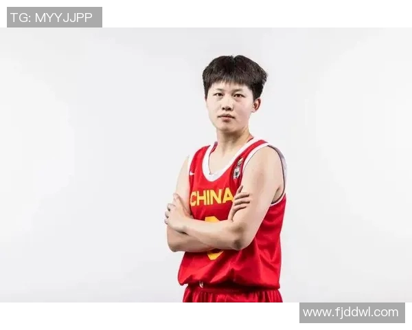 黄丽专访：从青涩少女到篮球明星的奋斗与成长之路