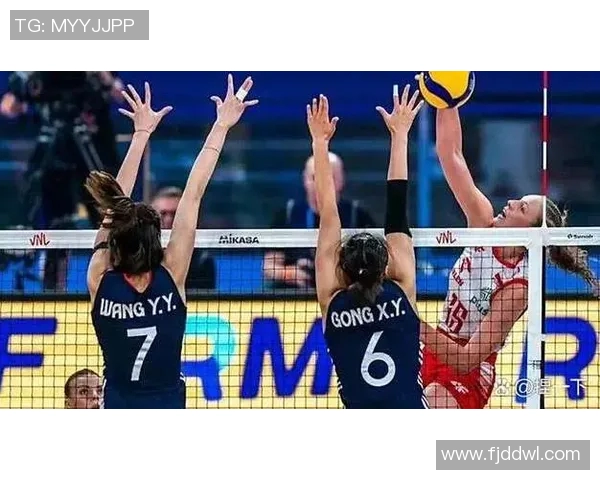 中国女排迎战乌克兰女排全力争胜展现拼搏精神与团队合作魅力